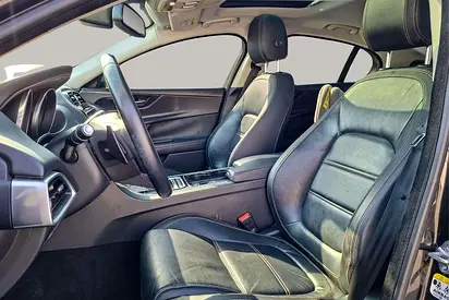 2017 Jaguar XE 照片 11