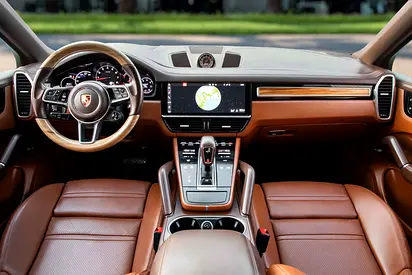 صورة 8 لـ 2021 Porsche CAYENNE