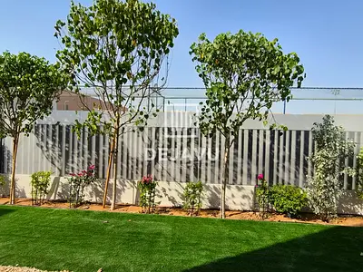 Corner 4BR Townhouse | Single Row | Large Plot