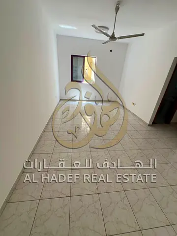 شقة غرفة و صالة للايجار السنوى - منطقة البوطينه - اتنين بلكونه اطلالة مفتوحة - مساحة واسعه - صيانة مجانيه - بدون رسوم ادارية - موقع مميز جدا خدمى