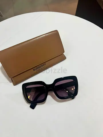 Burberry oversized square sunglasses with original case