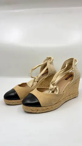 Uterque Wedge Beige Shoes - Size 39