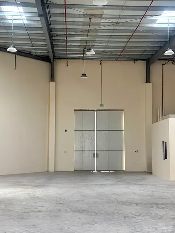 7000 sqrft brand new warehouse front facing