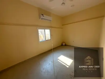 بيت عربي للايجار السنوي - 9 غرف واسعة جدًا  - 2 مطبخ - جميع الغرف مزودة بمكيفات - تشطيبات حديثة - مناسب لسكن الموظفين والشركات والمقاولين - 9 حمامات