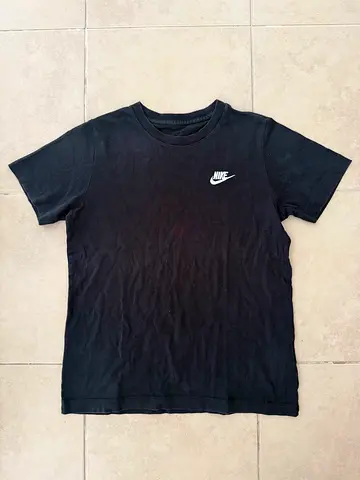 NIKE Black t-shirt - Age 12-13