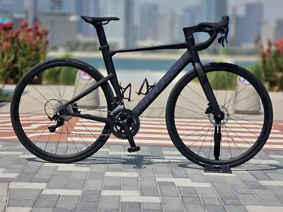 Road bike half carbon