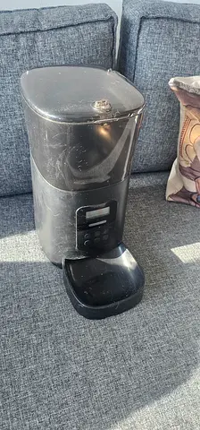 Automatic Cat feeder