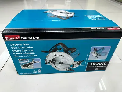 Makita HS7010 circular saw in perfect conditon
