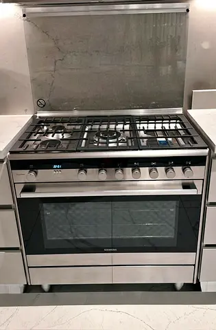 Siemens IQ700 Full Gas Cooker 90x60 cm – Premium German Quality