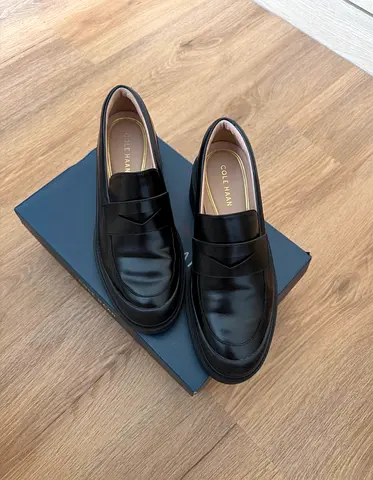 Cole Haan black leather Womens loafers — size 39, excellent condition