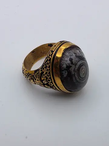 Antique-style Brass Mens Ring with Large Dark Stone - خاتم نحاس داوودي