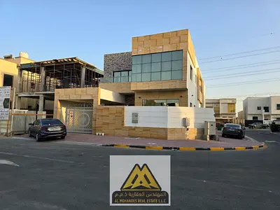 فيلا كورنر بتشطيبات راقية ومساحات واسعة وموقع مميز مناسبة للعائلات مع خصوصية عالية