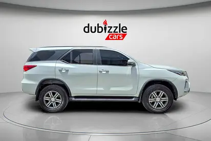 2025 Toyota FORTUNER 照片 4