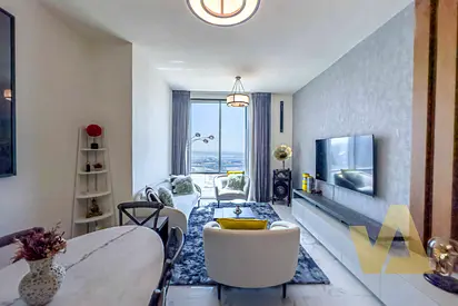 Upgraded Furniture | Vacant | High Floor | Canal and Stables