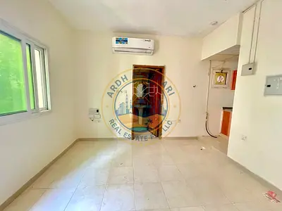 Studio apartment for rent front of road