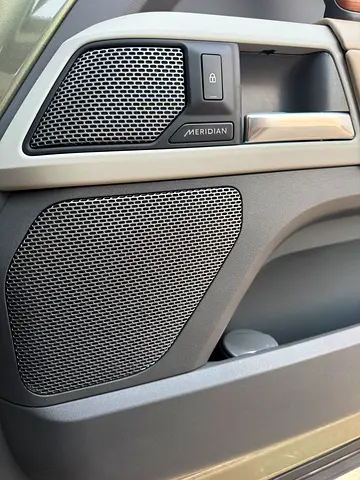 2022 LAND Rover DEFENDER — миниатюра 9