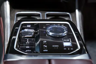 صورة مصغرة 11 لـ 2025 BMW 7-SERIES