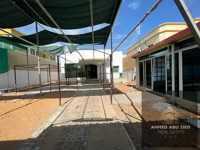 فرصة ممتازة لاصحاب الاسر الكبيرة اكبر واوسع فيلا للايجار السنوي بمنطقة الروضة 1 - عجمان - كهرباء مواطن - حوش كبير سهلة المخرج للشارقة ودبي