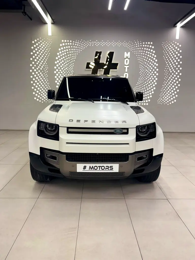 Land Rover Defender 2025