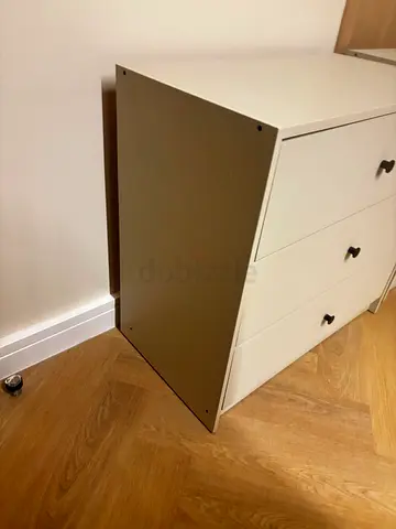 Pair of 3-Drawer Chest / Nightstand in excellent Condition