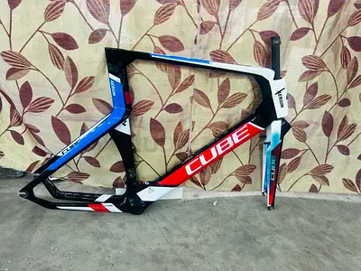 Road bike carbon frame