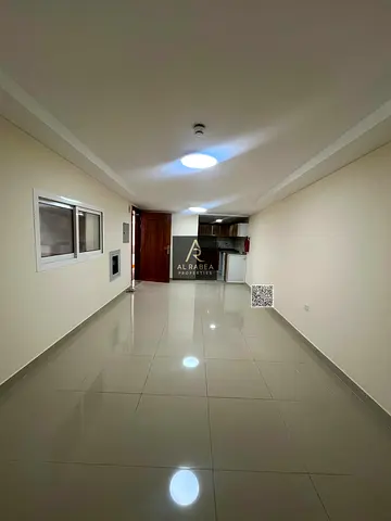 ستوديو مساحة كبيرة اول ساكن موقع متميز مناسب للراحة والهدوء