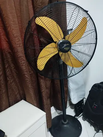 Regent standing pedestal fan - good working condition