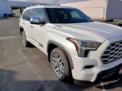 صورة 3 لـ 2025 Toyota SEQUOIA