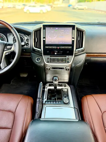 صورة 18 لـ 2021 Toyota LAND CRUISER