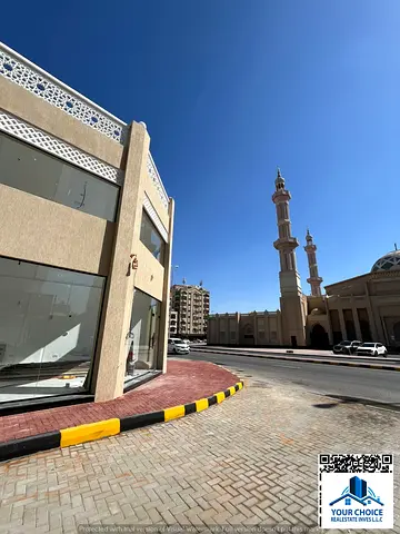 📍 محل للإيجار في ليوارا – عجمان فرصة مميزة لاستئجار محل في موقع حيوزي جداً وعلى زاوية مهمة في المنطقة، مقابل المسجد مباشرة. امكانيه لبيع كامل المحلات