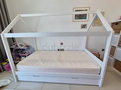 White Montessori House Bed with Under-Drawer and Mattress - Brand New, Excelllent Condition