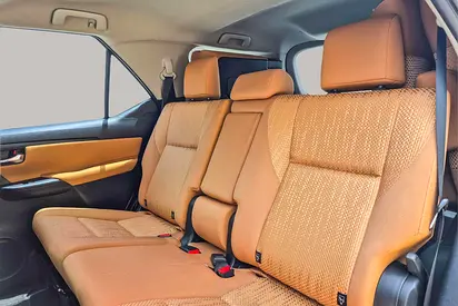 2025 Toyota FORTUNER 照片 11