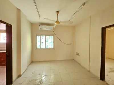 Beautiful 1Br Near Galaxy Market Old Muwailah Family Building.