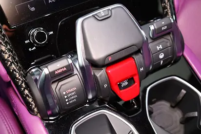 2019 Lamborghini URUS thumbnail 11