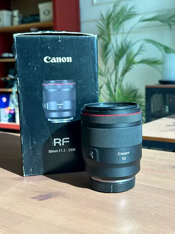 Canon RF 50mm f/1.2 L USM lens - Good condition with box