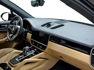 صورة 10 لـ 2023 Porsche CAYENNE