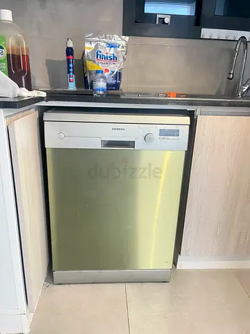 Siemens Dishwasher excellent condition perfect working new model free delivery installation