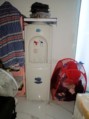 Oasis freestanding water dispenser - white, working condition