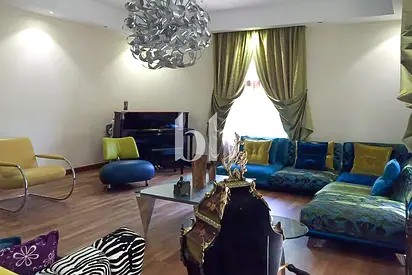 Upgraded I Luxury furniture I Vacant on transfer