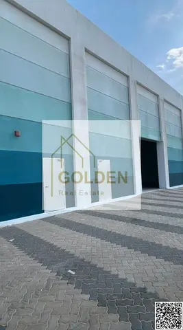 مستودعات جديدة بتشطيب فاخر وأرضيات إيبوكسي | 110 كيلو وات كهرباء | على الشارع الرئيسي في صناعية أم القيوين الجديدة