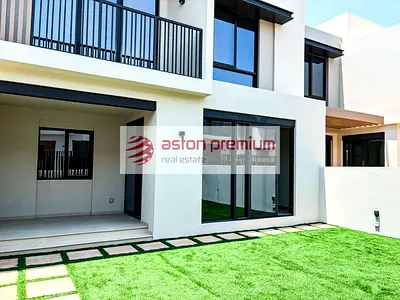 Luxury 4BR Townhouse | Prime Location | Accessible