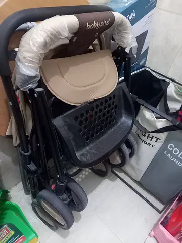 Lightweight foldable baby stroller - used, good condition