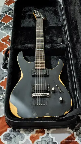 LTD mh-10 ESP relic guitar (with case)