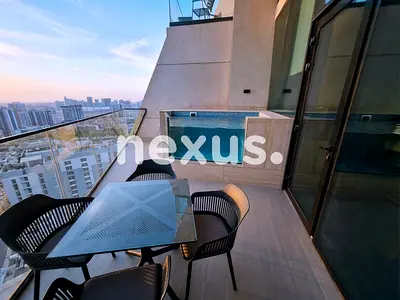 BELOW OP | HIGH FLOOR | PRIVATE POOL