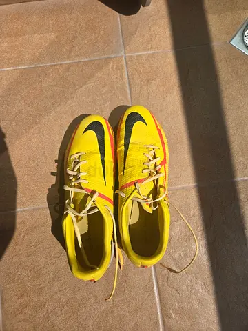 Yellow Nike Phantom GX2 club football studs