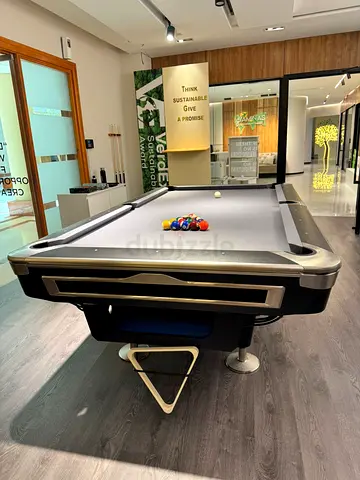 Used commercial-style pool / billiards table in excellent condition size 9x4.5 fet