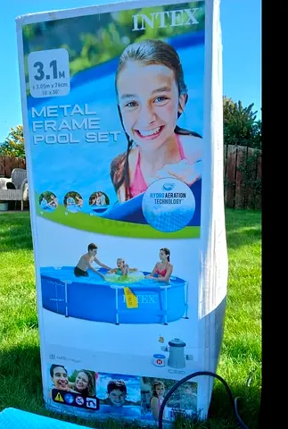 Intex Round Pool 3.1 M in Perfect Condition