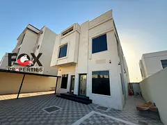A villa ready for immediate occupancy at a bargain price, fully furnished, with 3 master bedrooms. L