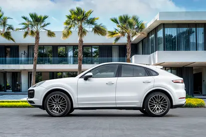 صورة 2 لـ 2021 Porsche CAYENNE