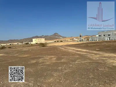 للبيع بعجمان ارض سكنى تجارى بمنطقة الجرف الصناعية 2 مساحة 6727 قدم تصريح G + 4 مطلوب مليون و 400 الف